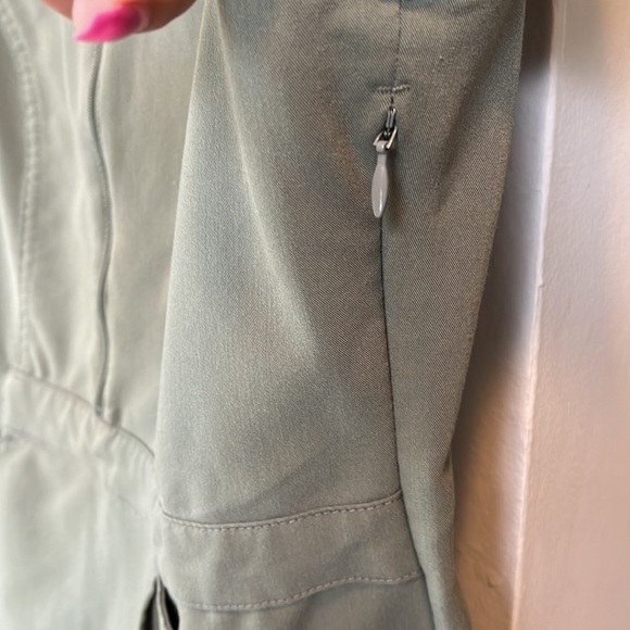 Jaanuu peplum scrub top - Picture 4 of 6